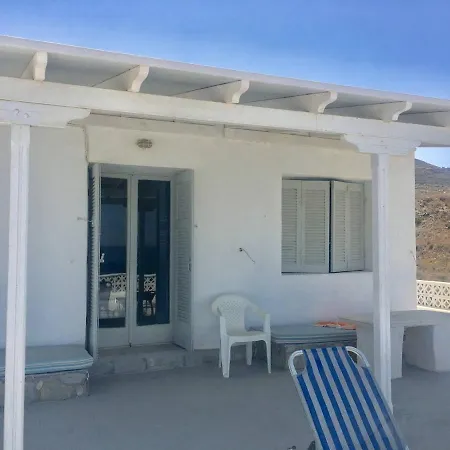 Santorini Summer Lovers House بيت ضيافة إيميروفيغلي