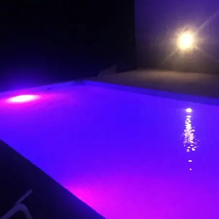 Santorini Summer Lovers House 3* אימרוביגלי